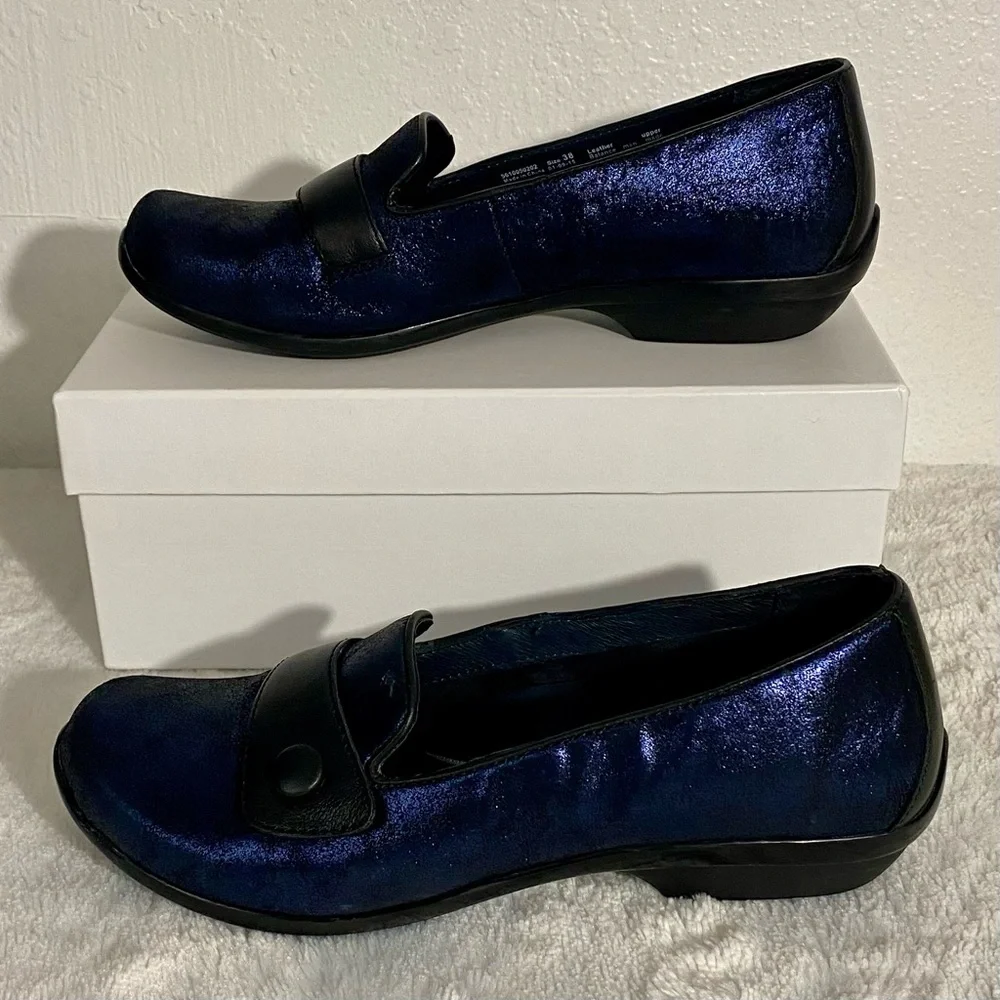 Dansko Olena Blue Metallic Suede Flats Size 38 EU (7.5-8 US) Black Leather Strap